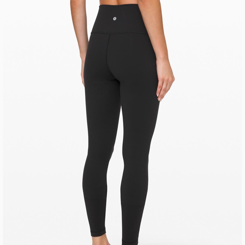 Black wunder under Lululemon leggings
